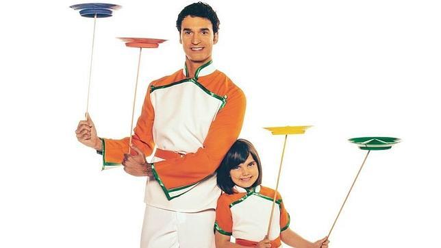 Roberto y Ana lanzan su primer álbum «El super disco chino»